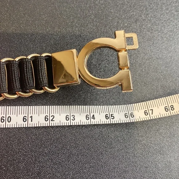 Womens Black and gold clasp belt elasticated 66cm Like new ✨✨ - Picture 6 of 7